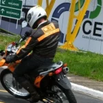 curso de pilotagem de moto CET