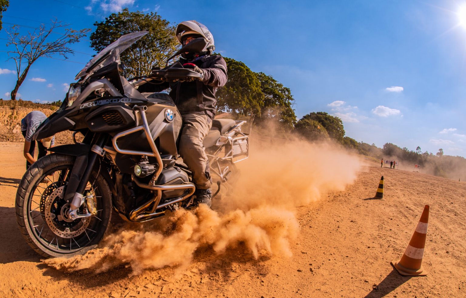 Cursos de Pilotagem de Moto da Yamaha Riding Academy - Wikimoto