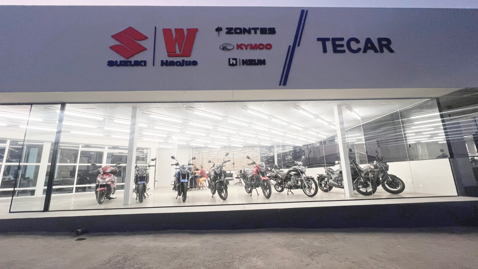 Grupos Suzuki Motos e Tecar inauguram concessionária em Belo Horizonte