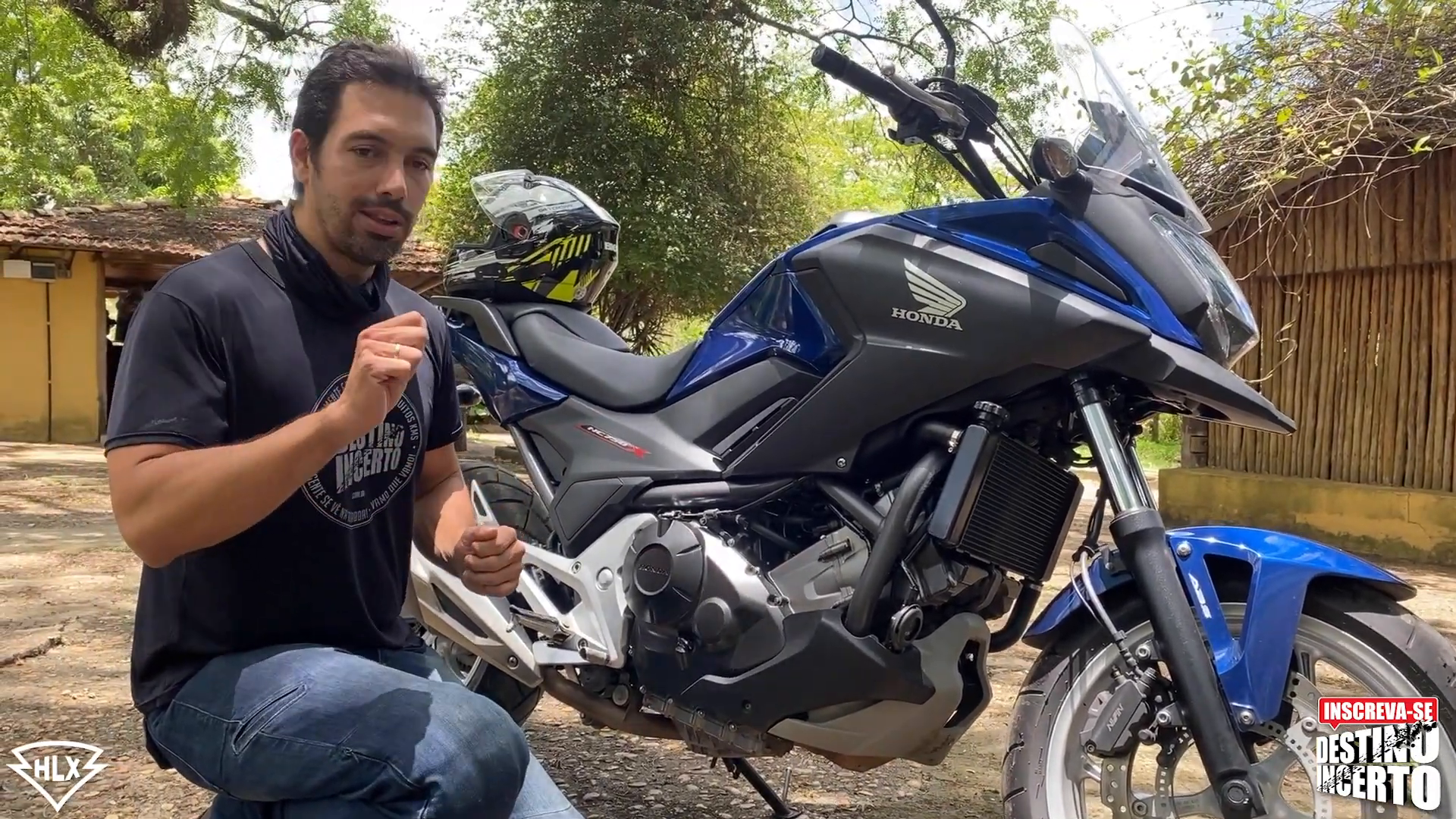 NC 750X acelerando na rodovia