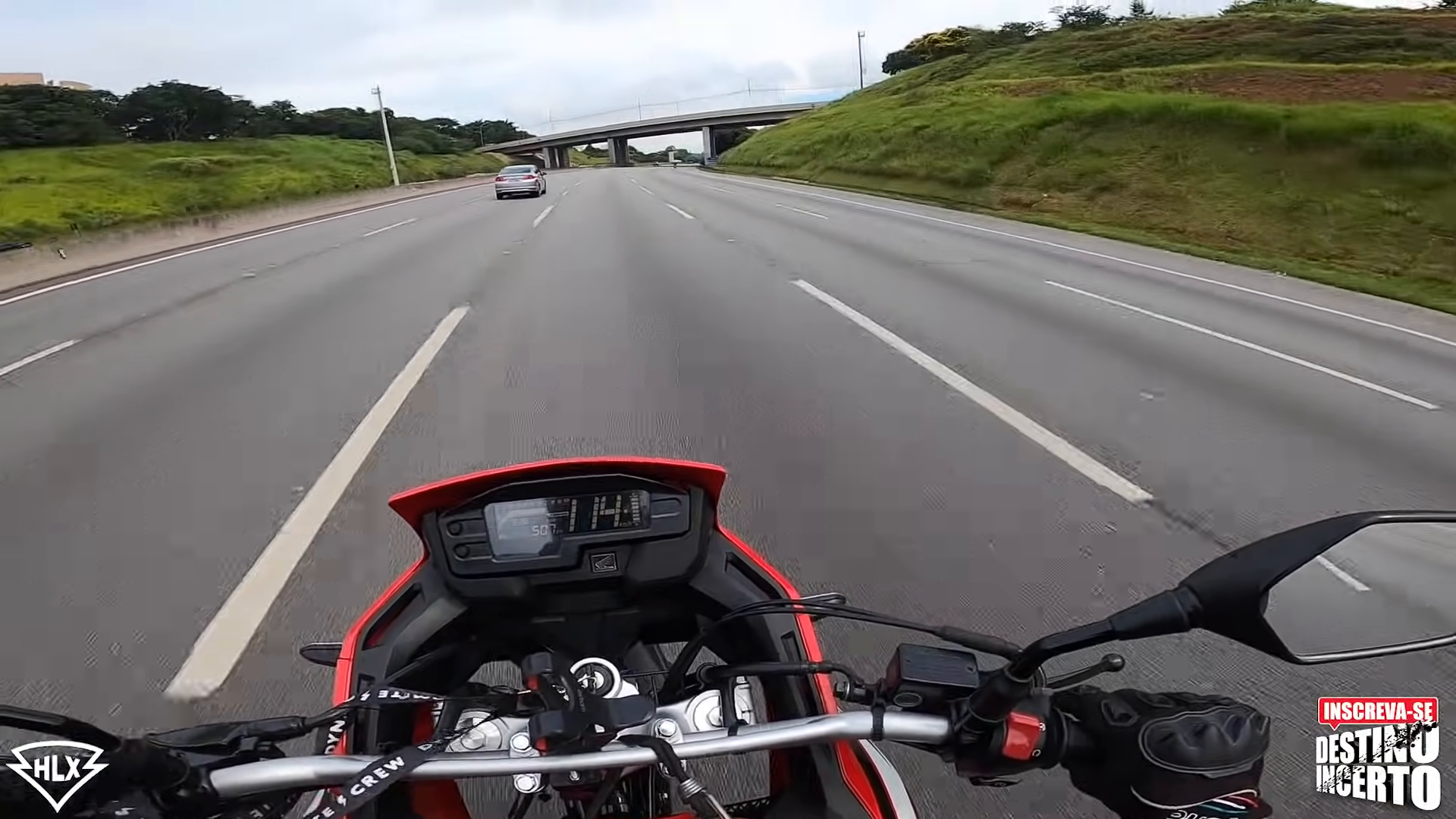 Pilotando a XRE 300 na Rodovia dos Bandeirantes