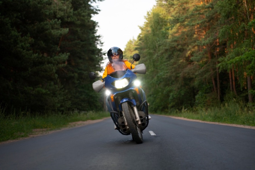 Homenagem ao Dia do Motociclista: Uma Celebração da Liberdade e Aventura